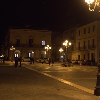 Restituzione abitazioni 100-150m - La piazza si rianima